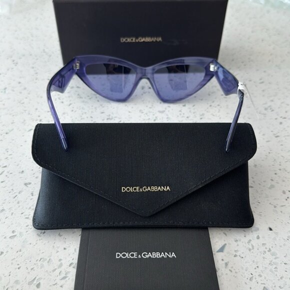 Authentic Dolce & Gabbana Sunglasses 😎 - Picture 4 of 4